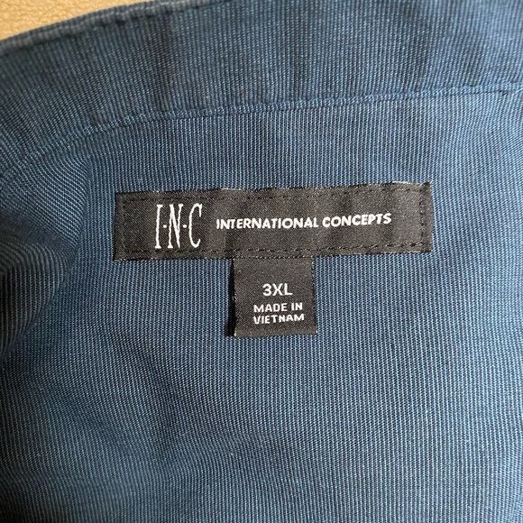blue inc button up size 3xl. - Picture 3 of 3